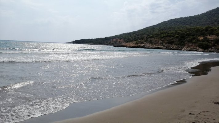 Özlen Plajı, Karadere